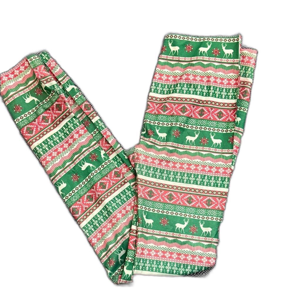 No Boundaries Green and Red Festive Leggings